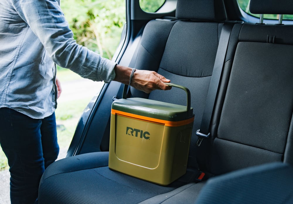 8 QT Road Trip Personal Cooler White & Grey - Image 11
